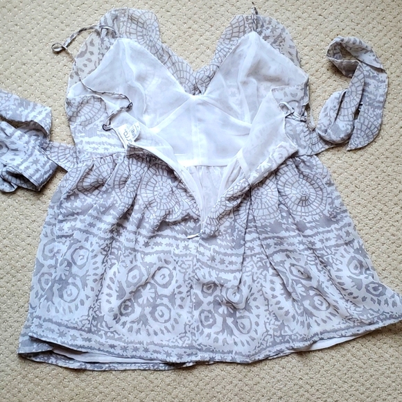 Kirra Bohemian Style Spaghetti Straps Top, size M, White/Gray Sparkly - Picture 9 of 16